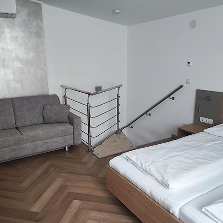 Hotel-Pension Fuenfhaus Viyana Dış mekan fotoğraf