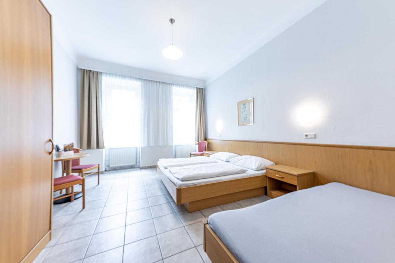Hotel-Pension Fuenfhaus Viyana Dış mekan fotoğraf