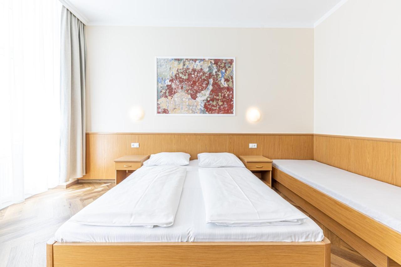 Hotel-Pension Fuenfhaus Viyana Dış mekan fotoğraf