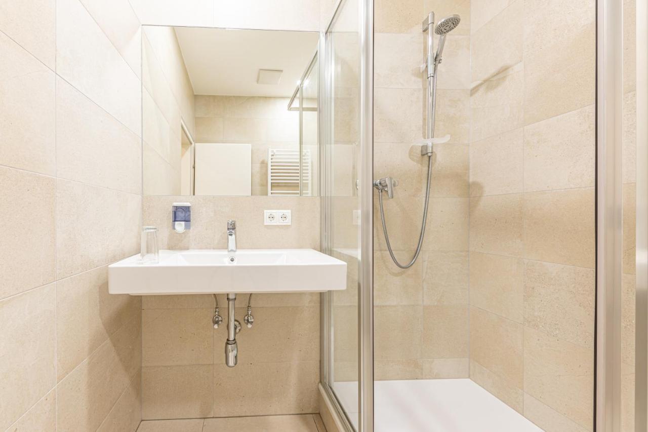 Hotel-Pension Fuenfhaus Viyana Dış mekan fotoğraf