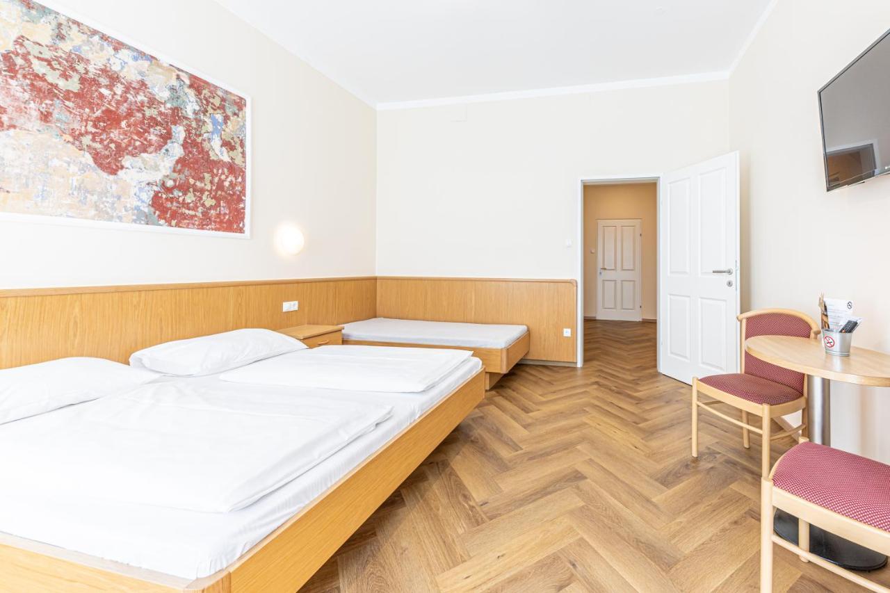 Hotel-Pension Fuenfhaus Viyana Dış mekan fotoğraf