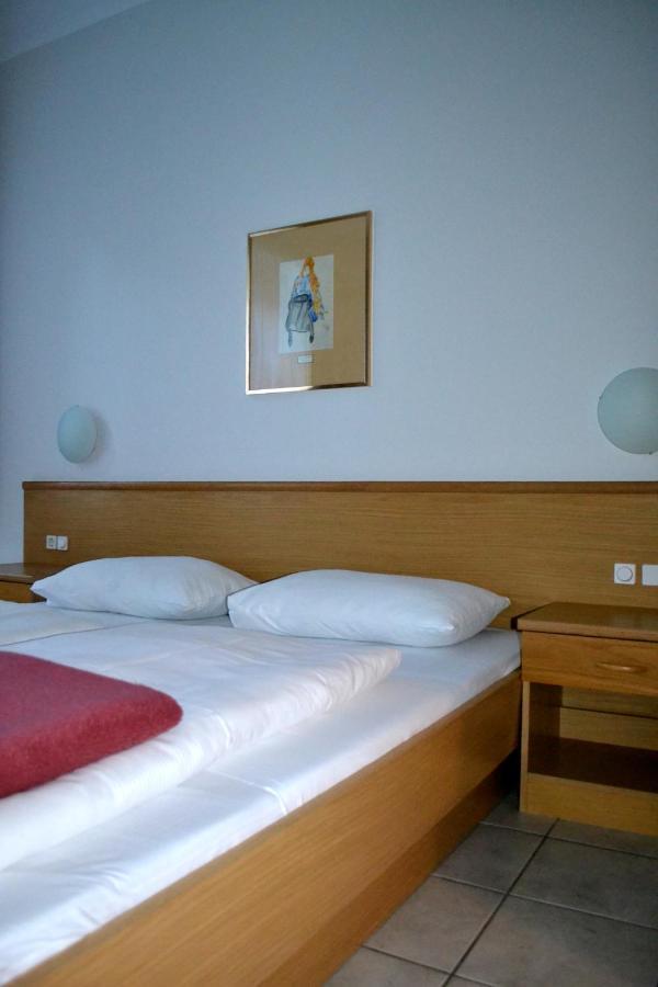 Hotel-Pension Fuenfhaus Viyana Dış mekan fotoğraf