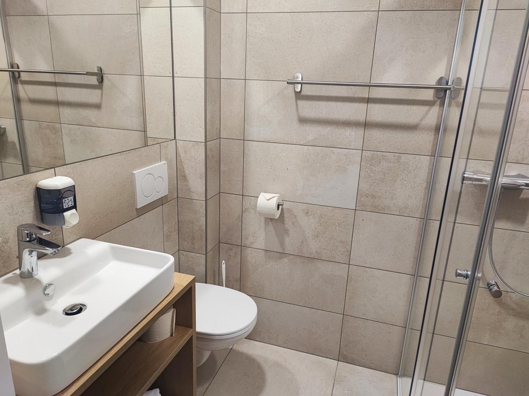 Hotel-Pension Fuenfhaus Viyana Dış mekan fotoğraf